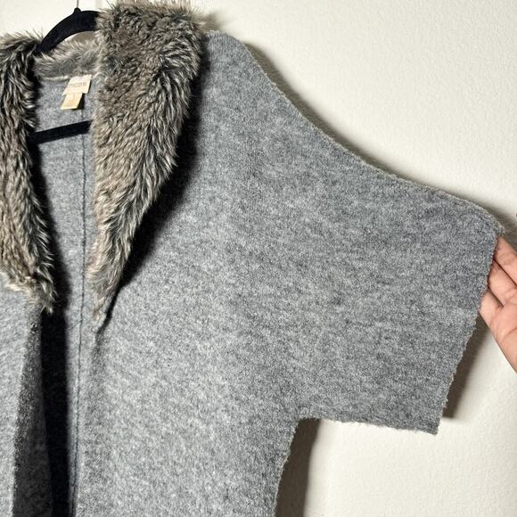 Chico’s Lillian Gray Wool Blend Faux Fur Collar Cardigan Sweater - Picture 5 of 15